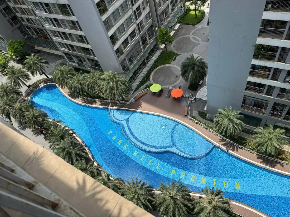 Bể bơi Vinhomes Times City